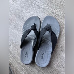 Clarks Women's Gray and Black Sandals